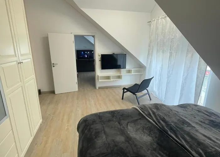 Gemuetliches In - Zentrale Lage Mit Top-anbindung *